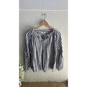 TimeTru Gray Long Sleeve Top Size Medium‎